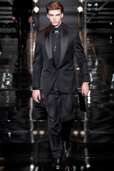 Look 49